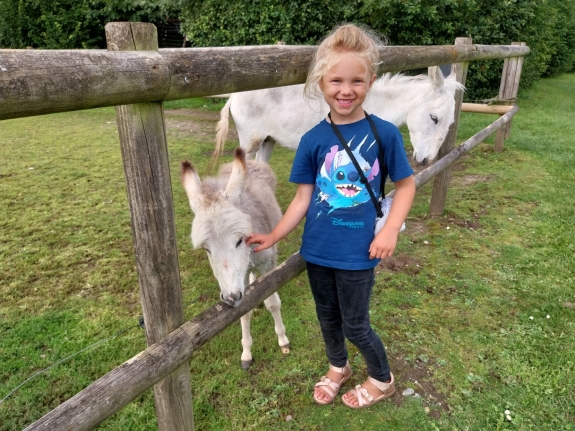 Udendørs aktiviteter for børn i Jylland i de grønne omgivelser hos Enghave Naturpark